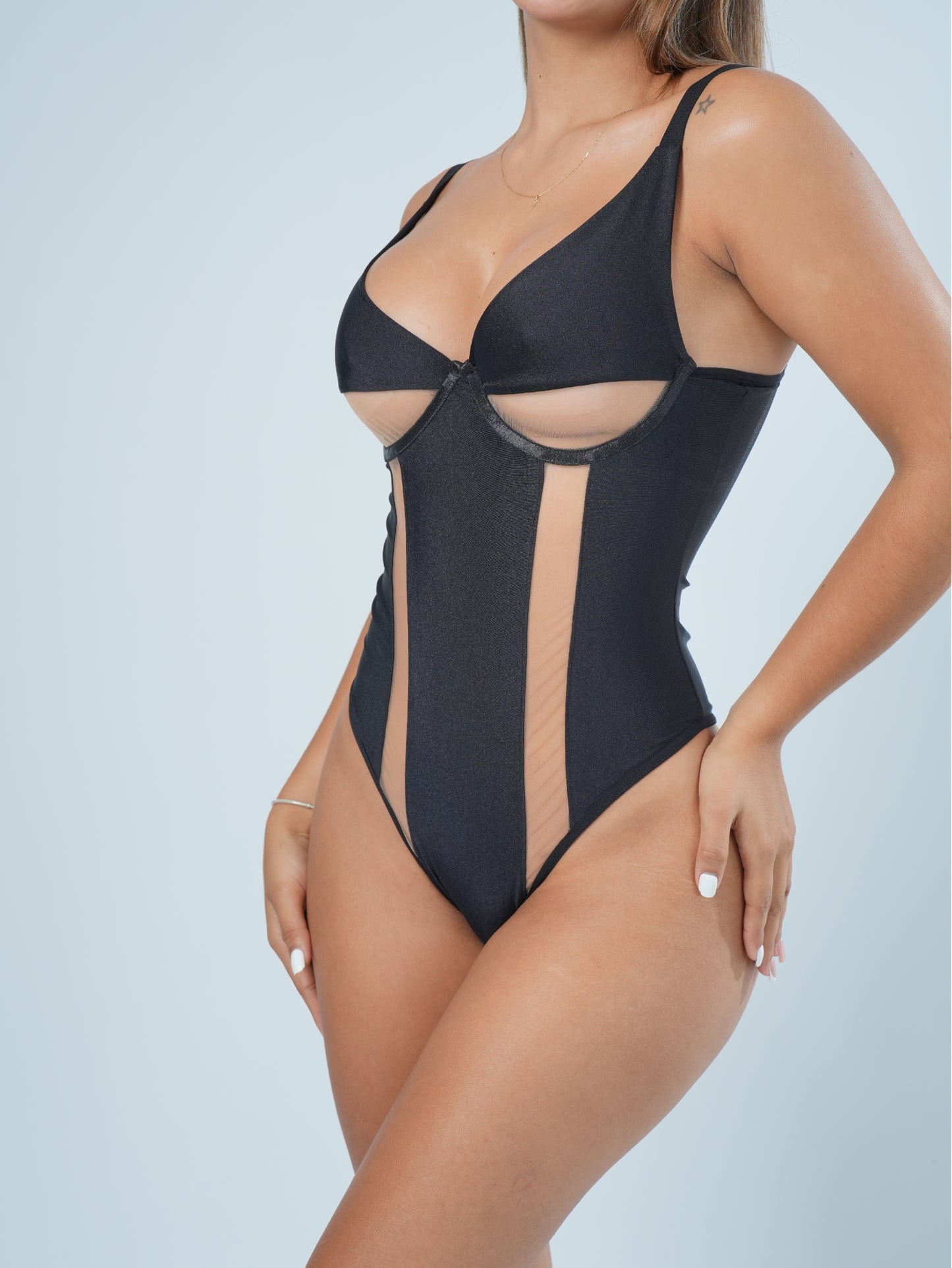 BODY LEANDRA